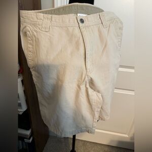 Columbia 36 waist 9 inch tan men’s shorts